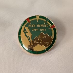 DECA Member 2001-2002 Climb To New Heights Gold Tone Enamel Lapel Pin